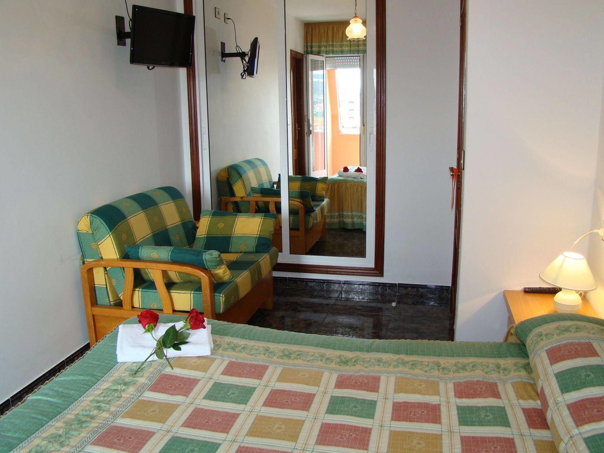 Hostal San Roque ポルトノボ エクステリア 写真